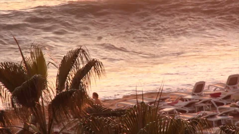 Big waves on the beach Video stock 142685408