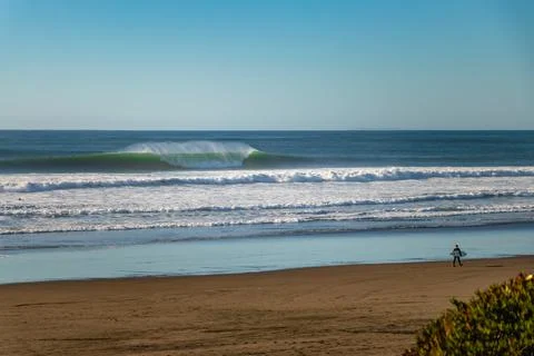 Big Waves break in the Pacific Ocean on a California beach Stock Photos