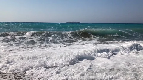 Big Waves Breaking Close-up Stockbeeldmateriaal 112253549