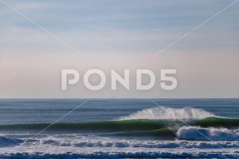 Big Waves Breaks in Northern California near San Francisco Stock Photos