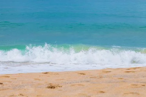 Big waves hit the beach Foto stock