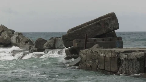 Big waves on the rocks Stock Footage 80671962