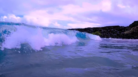 Big waves slow motion in green sand beach, big island, hawaii Vídeos de archivo 247270438