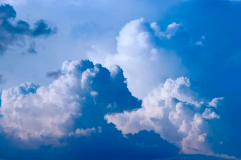 Big white cloud on blue sky. Heaven view Fotos de archivo