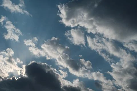 Big white clouds in the blue sky Foto stock