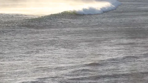 BigSur wave breaking Stockbeeldmateriaal 48237298