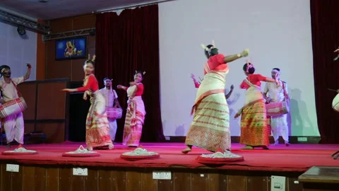 Bihu Folk Dance Group Entry On Stage 库存影片 346689187