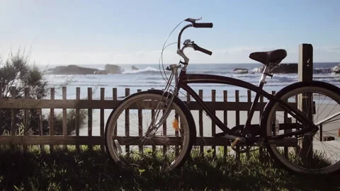 Bike in the beach Vídeos de archivo 154705302