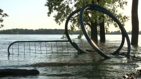 Bike rack underwater 動画素材 4958098