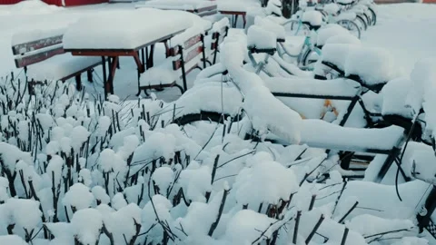 Bikes Coverd In Snow Stockbeeldmateriaal 169793130