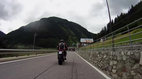 Biking in the dolomites 動画素材 46428290