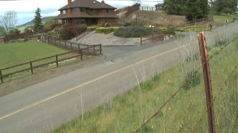 Biking Downhill 動画素材 1078438