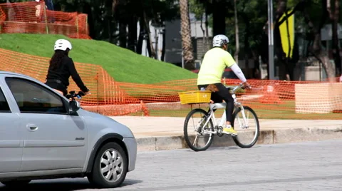 Biking 스톡 동영상 39963399