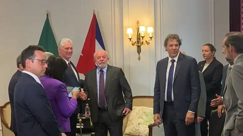Bilateral meeting between Lula da Silva and Miguel Díaz-Canel in Paris, París, F Stock Footage 244407630