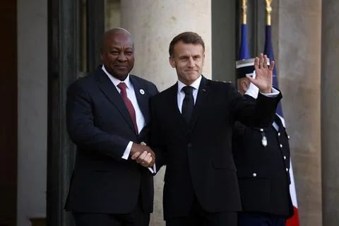 Bilateral meetings at the Elysee during the Paris Peace Forum, France - 30 Oct 2 Foto stock