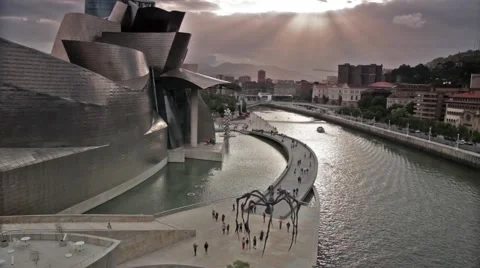 Bilbao Museum and the river Vídeo Stock 46011523