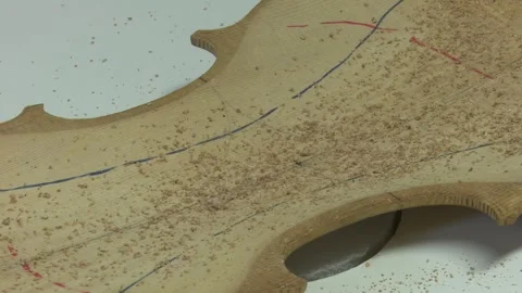 BILBAO. SPAIN; MAY 21 2022: LUTHIER&amp;#039;S WORKSHOP: HANDCRAFTED VIOLIN MAKING Vidéo 335310752