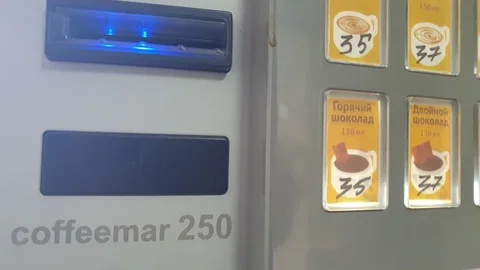 Bill acceptor in coffee vending machine Stock-Footage 108337106