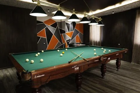 Billiard Balls On Green Pool Table 스톡 사진