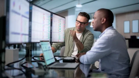 Billing Coder And Analyst Review Spreadsheet Data Vidéo 345311189