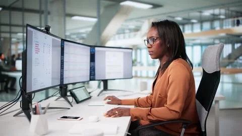 Billing Manager Using Software 스톡 동영상 320263432