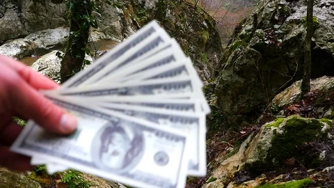 Bills dollars throw from the mountain Vidéo 86632329