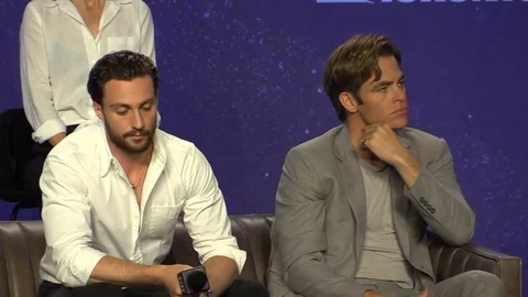 Billy Howle and cast at 2018 TIFF - ‘Outlaw King’ - Press Conference Video stock 102032527