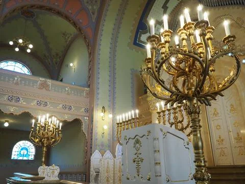 Bima, an elevation, usually in the center of the synagogue, where there is a  库存照片