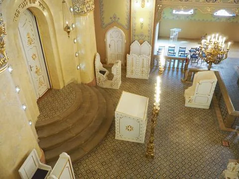 Bima, an elevation, usually in the center of the synagogue, where there is a  库存照片