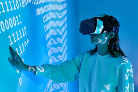 Binärcode,head-mounted display,code ** binary code,head-mounted display,bi.. 库存照片