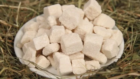 Bio-sugar cubes Vídeos de archivo 8760673