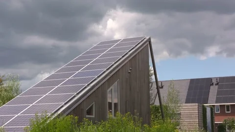 Biobased tiny house at the edge of a new built neighbourhood Video stock 135865231