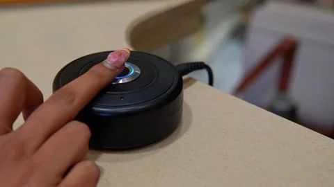 Biometric Fingerprint Scanner Authentication with Finger Pressing Digital S.. Stockbeeldmateriaal 345363617
