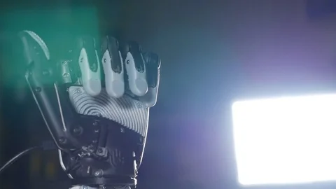 Bionic arm. Innovative robotic hand made on 3D printer. Futuristic technology Vidéo 72378525