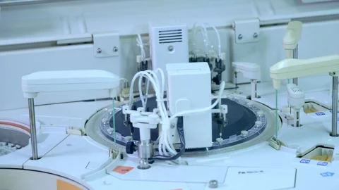 Biopharmaceutical equipment, tablet process, biochemistry laboratory separation. Video stock 316039745