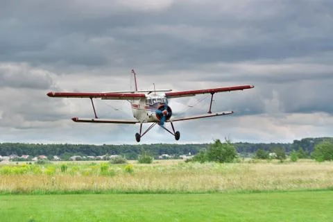 Biplane landing Stock-Fotos
