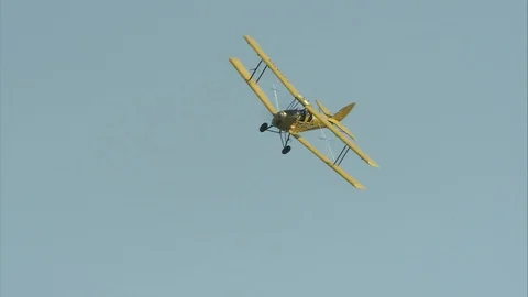 BIPLANE  TIGER Vidéo 128381229