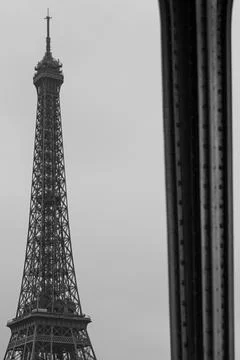 From Bir Hakeim to the Eiffel Tower in Paris - Black and White Stock Photos