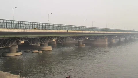 Bird chirping and traffic3 Video stock 32226232