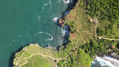 Bird Eye Shoot of Rocks and Waves 스톡 동영상 152501372