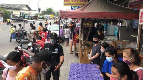Bird eye view, free Pad Thai for poor people, HuaHin, Thailand Video stock 129085331