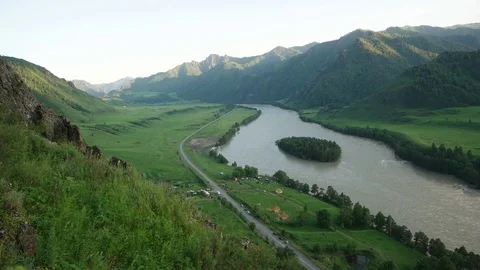 Bird eye view of Katun river in Altay respublic, Russia. Spring flood water. Stock-Footage 69773572