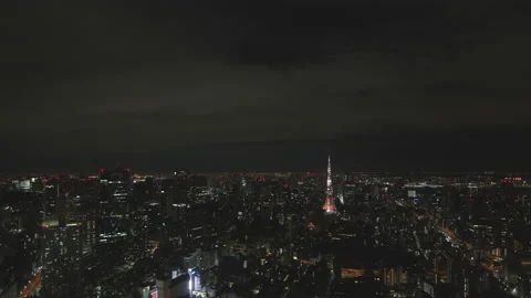 Bird eye view - Night view of Tokyo cityscape tilt-down Stockbeeldmateriaal 151887753