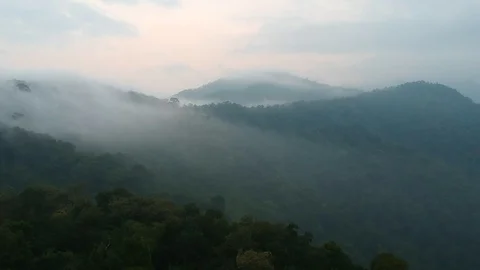 The bird ' s eye view of a viewpoint of the Lake and sea fog Video stock 96601028