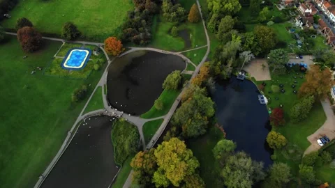 A bird view drone shot of the lakes in Verulamium Park Stock-Footage 146314178