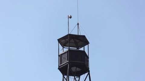Bird watching tower. Video stock 111720996
