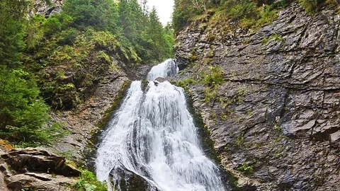 The Birde's Vail  Waterfall in Romania 库存影片 89973984