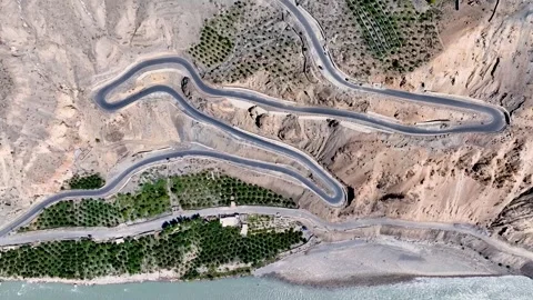 Birds Eye Drone Shot of Zigzagging Ka Loops Mountain Pass in Spiti, India 스톡 동영상 333066424