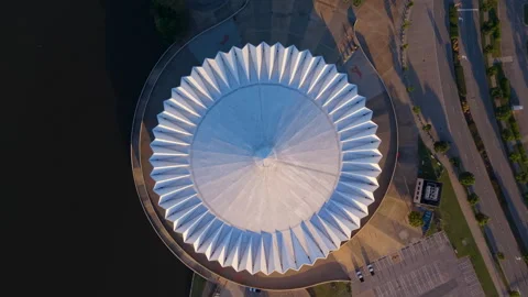 Bird's-Eye Drone View of Hampton Coliseum Roof at Sunrise, Virginia Stockbeeldmateriaal 336288671