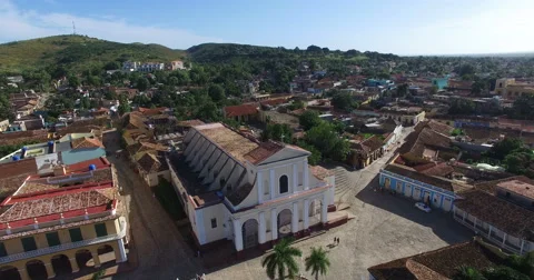 Bird's-eye panoramic view to main church, central square, roofs of ancient Vídeos de archivo 68384740
